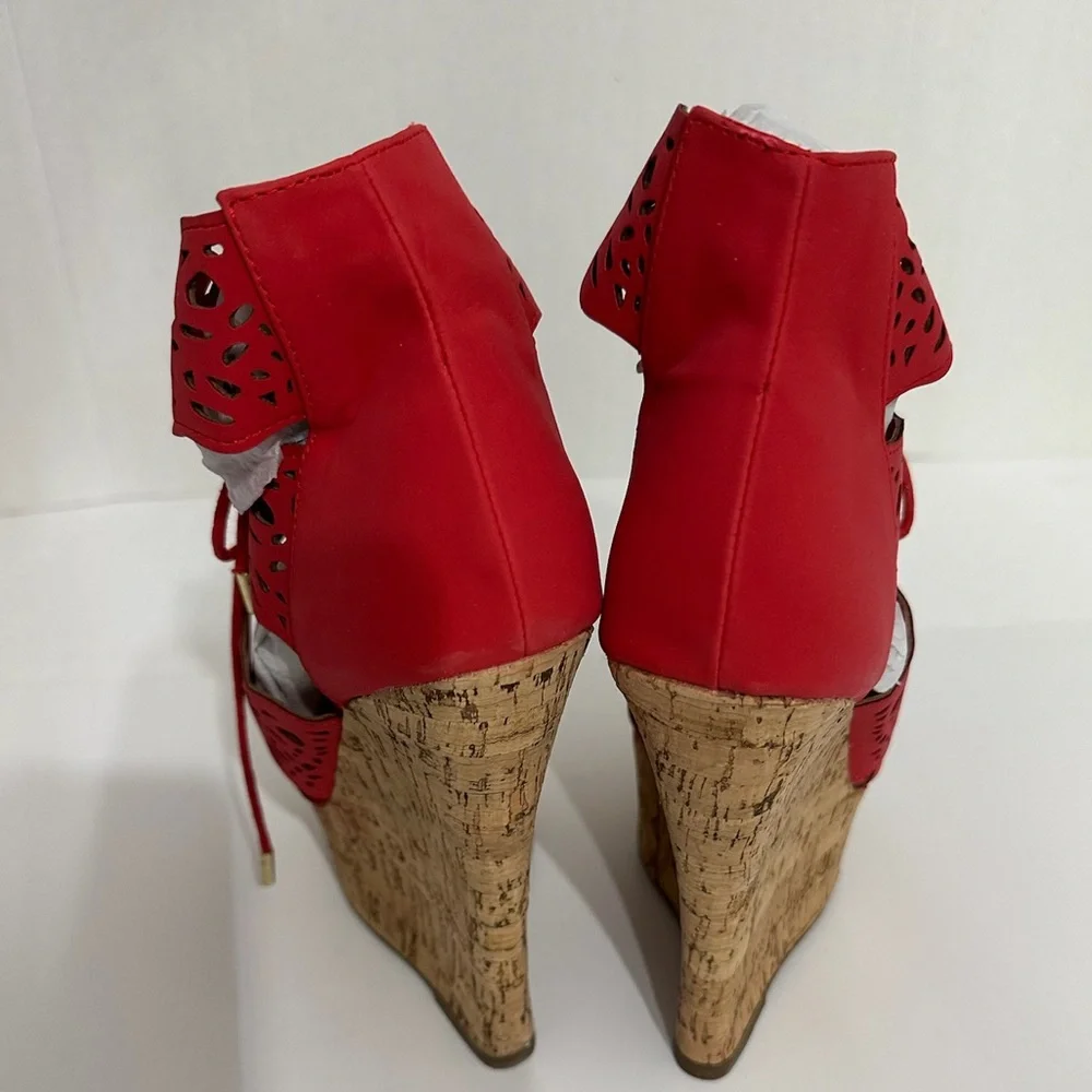 NIB JustFab Red Laser-Cut Cork Wedge Platform Sandals “Amalia” Y2K Size 8.5